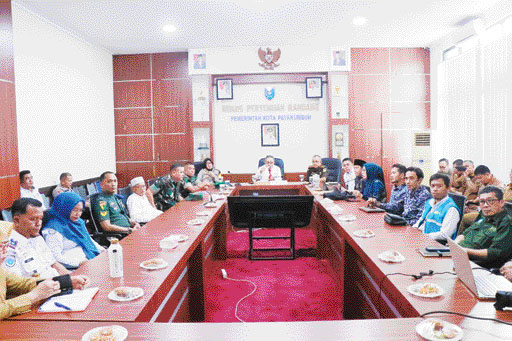 BAHAS PERSIAPAN: Rakor Pemilu Damai dan Kondusif dipimpin Pj Wako Payakumbuh, Jasman Rizal, kemarin (15/1) melibatkan lintas sektor.(DISKOMINFO PAYAKUMBUH UNTUK PADEK)