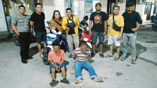 TAK BERKUTIK: DS dan DEP, pelaku pencurian sepeda motor di kawasan UNP, tak berkutik usai diringkus jajaran Reskrim Polsek Padang Utara, beberapa waktu lalu.(HUMAS POLRESTA PADANG)