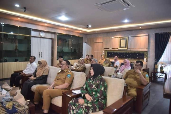 Rapat koordinasi penanganan inflasi daerah Sawahlunto.(anton/Padek)