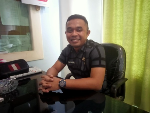 Kabag Pengadaan Barang dan Jasa, Sekdakab Pessel, Damel Van Wanda. (dok yon)