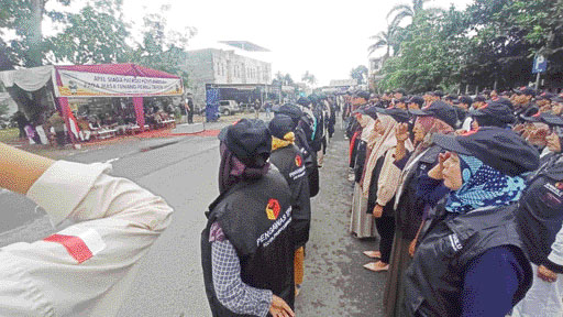 SIAP MENGAMANKAN: Apel Siaga Patroli Pengawasan Masa Tenang Pemilu 2024, di Jalan Pemuda depan Kantor Dinas PUPR Kota Payakumbuh, kemarin.(PEMKO PAYAKUMBUH UNTUK PADEK)