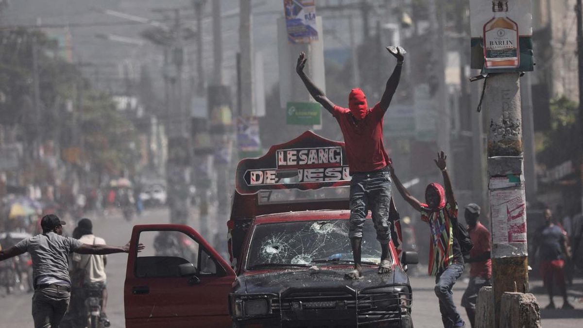 KERUSUHAN: Kerusuhan yang terjadi di Haiti akibat serangan gangster. Pemerintah Haiti menetapkan status darurat nasional.