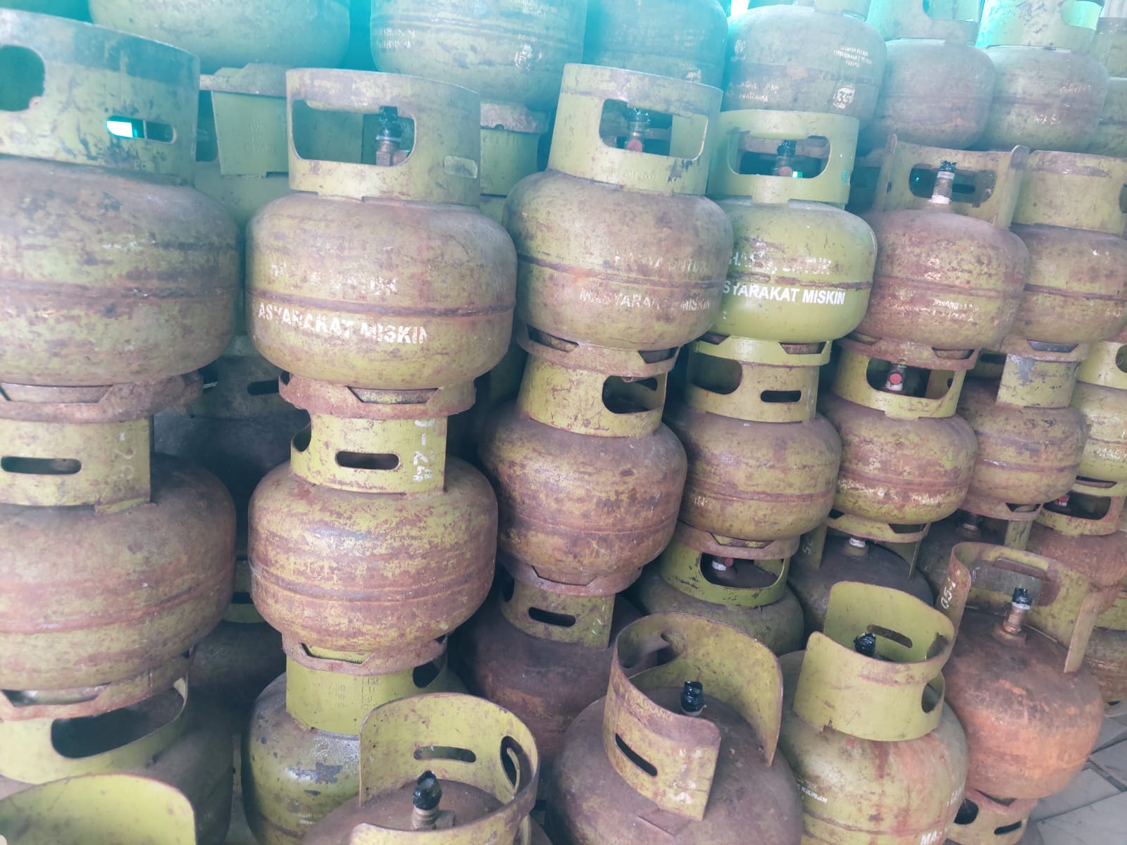 TETAPKAN: Pemkab Dairi tetapkan HET baru LPG 3 KG bersubsi sesuai jarak desa dengan SPBE. RUDY SITANGGANG/Sumutpos.Jawapos.com.
