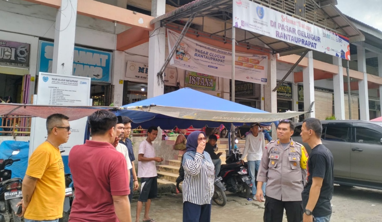 CEK LOKASI: Kapolres Labuhanbatu bersama Plt Bupati  Ellya Rosa Siregar, Dandim 0209/LB Letkol Inf Yudi Ardiyan Saputro melakukan pengecekan lokasi yang akan dikunjungi Presiden RI, Joko Widodo.