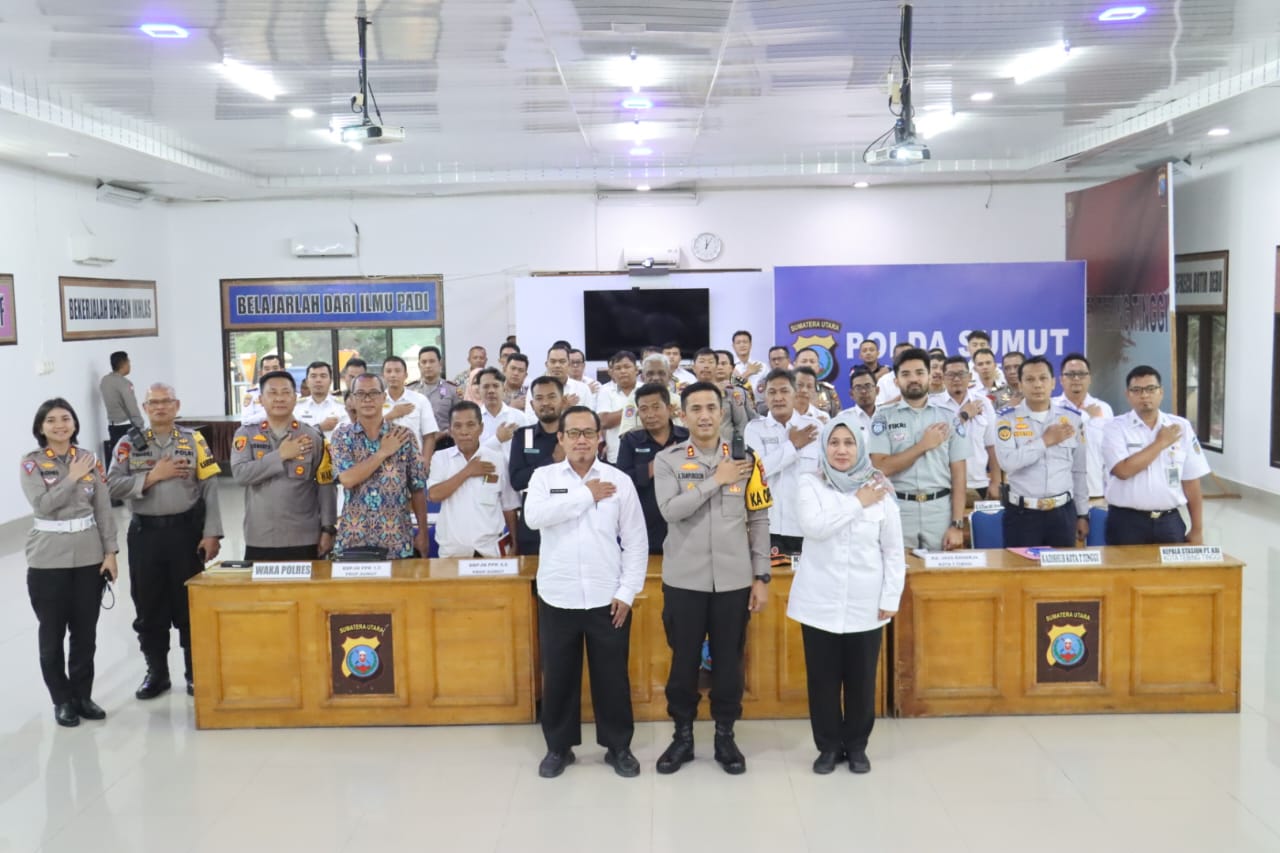 RAKOR: Pemko Tebingtinggi bersama Polres Tebingtinggi menggelar rapat kordinasi bersama Forkompinda terkait penanganan pencegahan kecelakaan di pintu perlintasan Kereta Api tanpa palang.