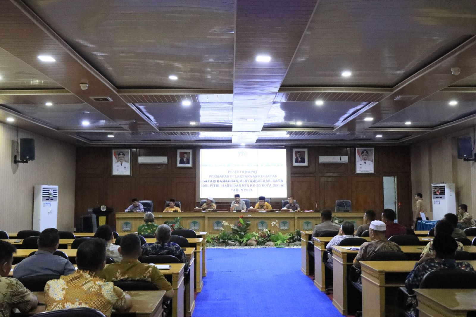 RAPAT: Sekda Binjai, H Irwansyah Nasution pimpin rapat pelaksanaan safari Ramadan Kota Binjai.
