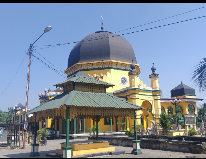 BERDIRI MEGAH: Masjid Raya Al-Mahsun,  berdiri megah di Jalan KL Yos Sudarso Km 19,5, Kelurahan Pekan Labuhan, Kecamatan Medan Labuhan.