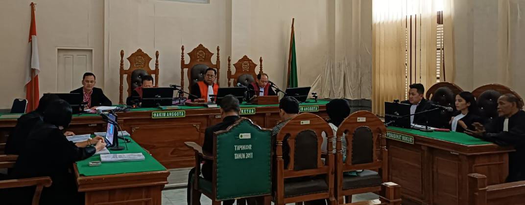 Tiga terdakwa kasus korupsi Ma