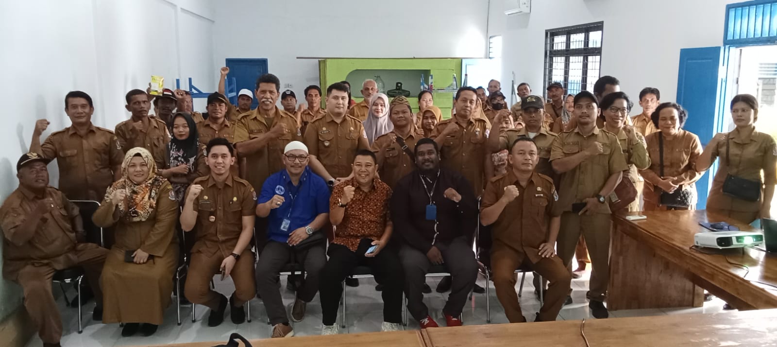 DOSEN UMA: Tiga dosen pascasarjana Universitas Medan Area berbagi pengetahuan di Kantor Camat Lubukpakam pada Senin (1/4).DEDDI MULIA PURBA/SUMUT POS.