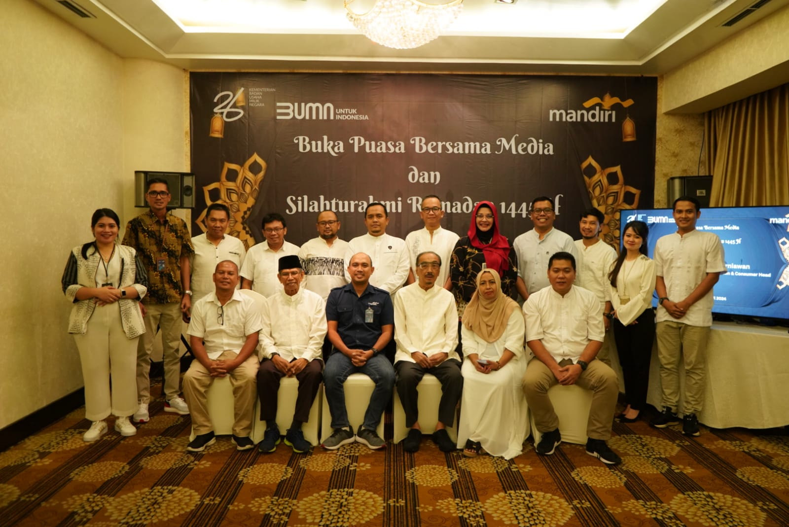 Bank Mandiri Region I/Sumatera 1  menggelar acara buka puasa bersama dengan sejumlah media lokal di Taipan Restaurant Medan, Senin 1 April 2024. (ist)
