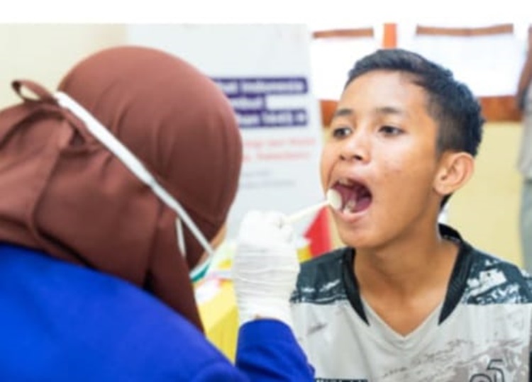 PERAWATAN: Pemeriksaan dan perawatan gigi.(istimewa/SUMUT POS)