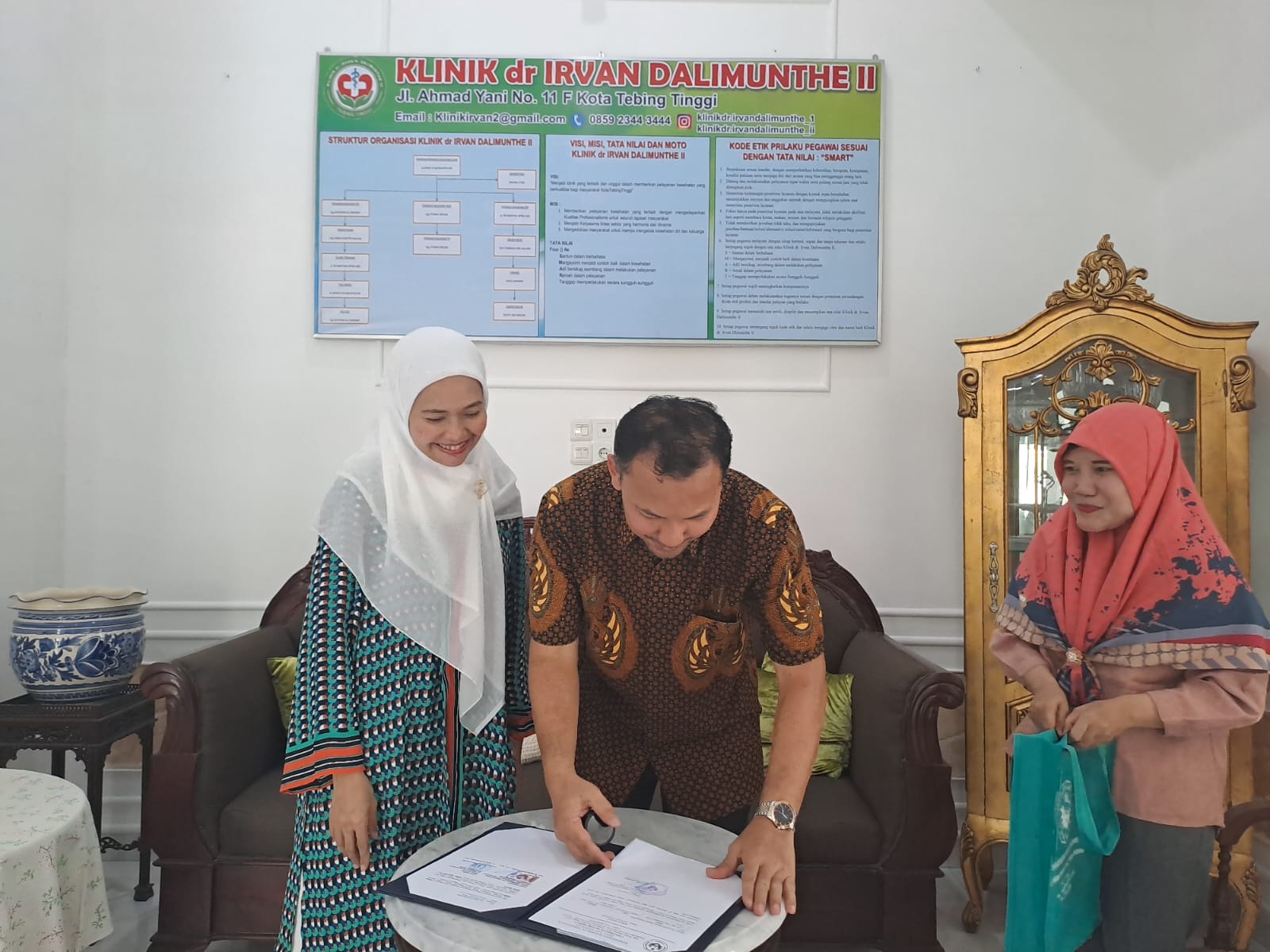MoU: Klinik dr Irvan Dalimunthe melakukan MoU dengan pihak Unimed Medan.
