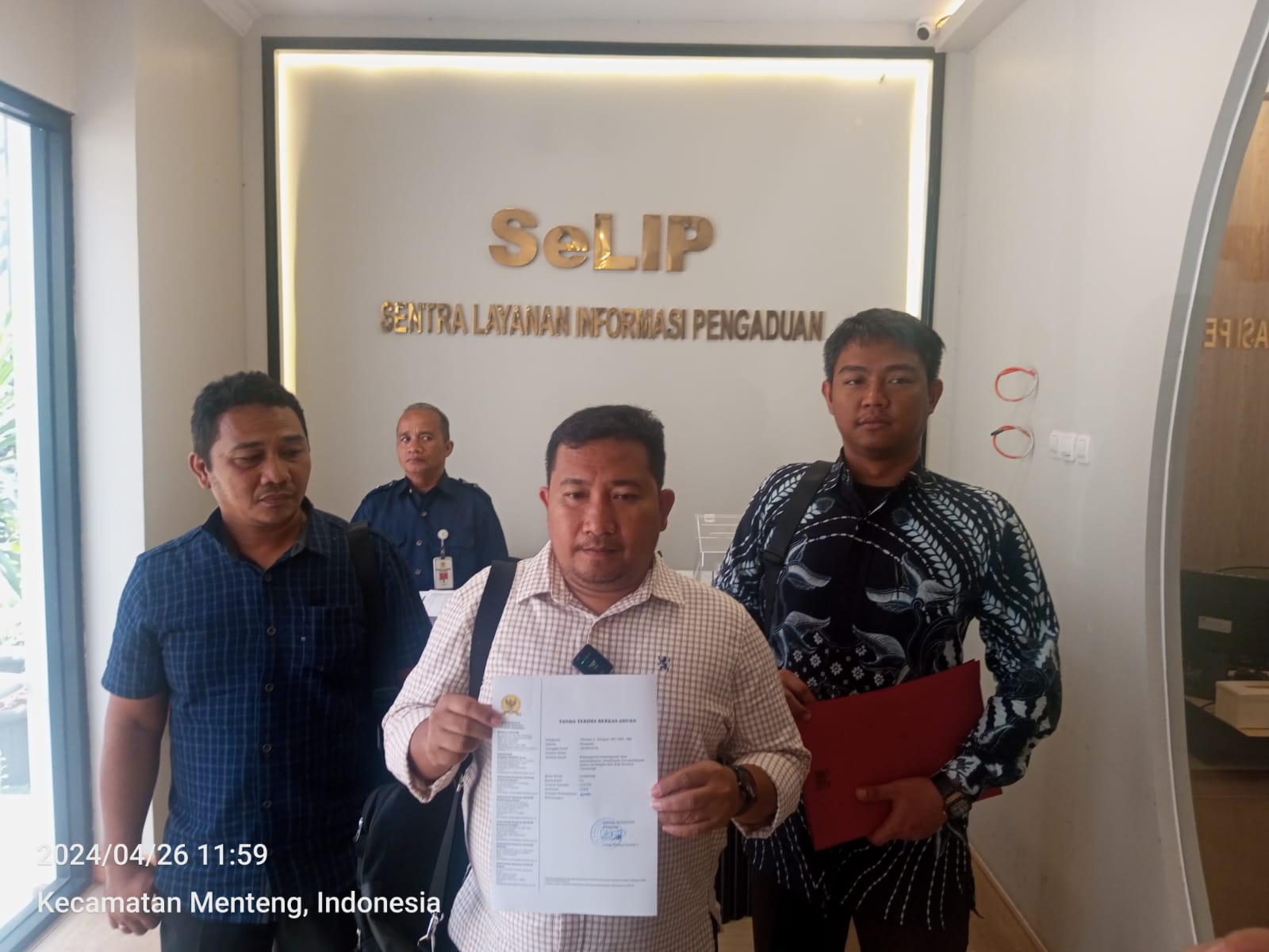 PERLINDUNGAN: Kuasa Hukum ESG alias Godol, saat meminta perlindungan kepada Komnas HAM di Jakarta, Jumat (26/4). (Istimewa)