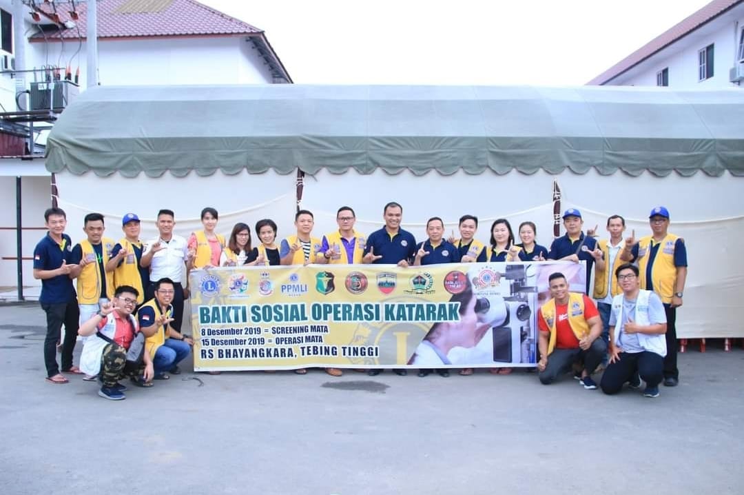 BAKSOS: Lions Club Royal Tebingtinggi melakukan kegiatan bahkti sosial beberapa waktu lalu. (Istimewa)