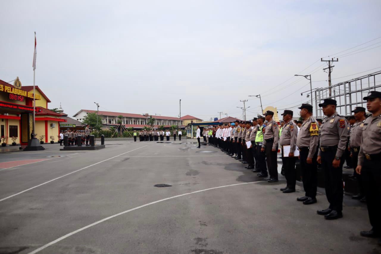 AMANKAN: Sebanyak 200 personel Polres Pelabuhan Belawan turun ke lapangan untuk mengamankan peringatan Hari Buruh Internasional pada (01/05/2024).