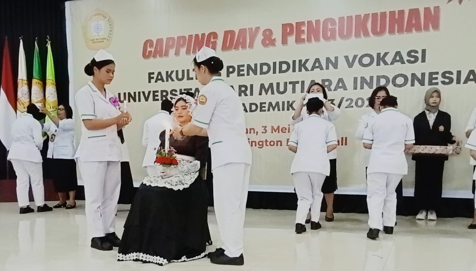 USM INDONESIA: Kegiatan capping day dan pengukuhan mahasiswa dan mahasiswi Fakultas Pendidikan Vokasi USM Indonesia, Jumat (3/5).DEDDI MULIA PURBA/SUMUT POS.