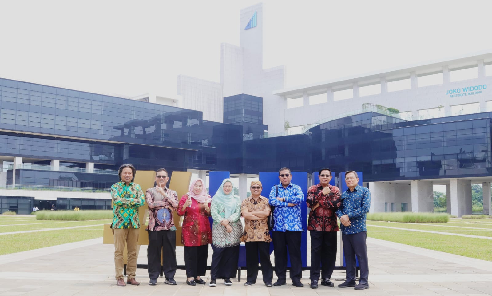 KERJA SAMA: Prof Dr Hj Nurhayati MAg (4 kiri) saat mengikuti kunjungan UIN Sumatera Utara ke kampus UIII.ISTIMEWA.