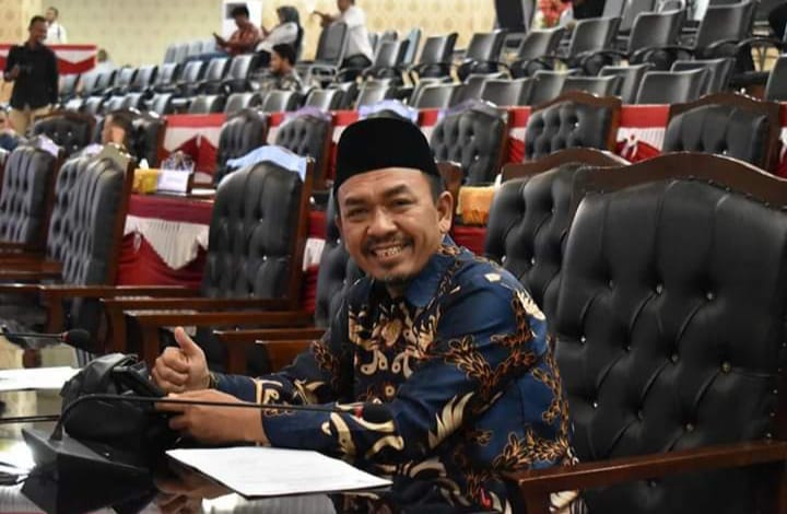 Ketua Umum AMPUH, Bukhari SE
