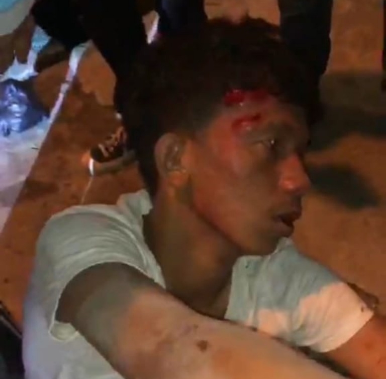 AMANKAN: Satu pelaku kawanan geng motor berhasil diamankan warga dan pihak kepolisian yang sebelumnya dihajar warga yang melintas.