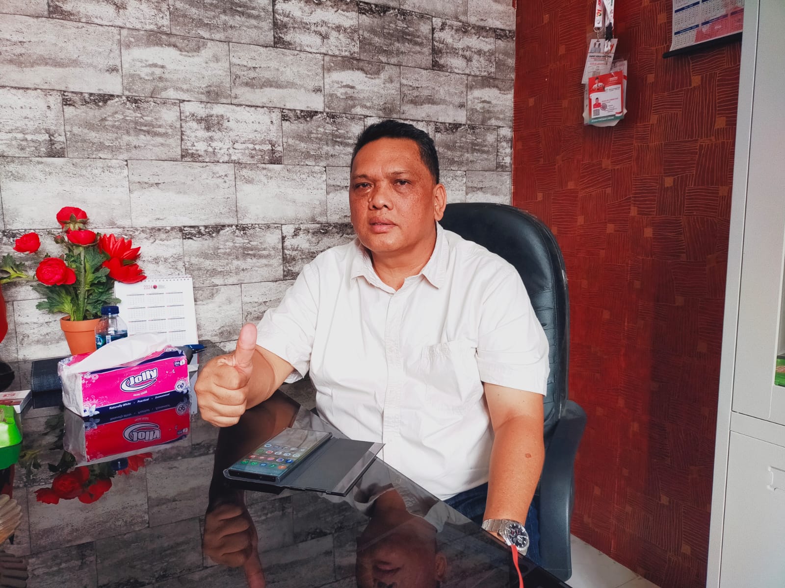 Ketua DPC PDIP Dairi, Resoalon Lumbangaol.RUDY SITANGGANG.