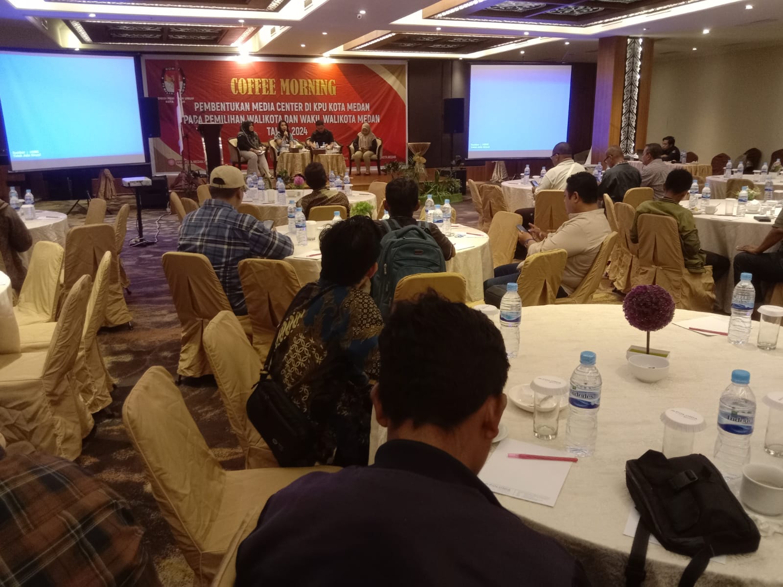 COFFEE MORNING: Coffee Morning Pembentukan Media Center di KPU Medan pada Pemilihan Wali Kota dan Wakil Wali Kota Medan Tahun 2024 yang dilaksanakan di Lee Polonia Hotel, Rabu (29/5/2024).