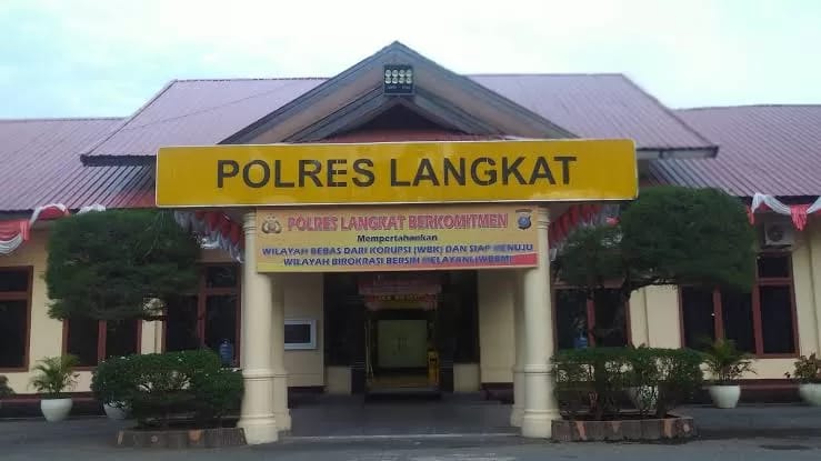 Polres Langkat di Jalan Proklamasi Stabat.
