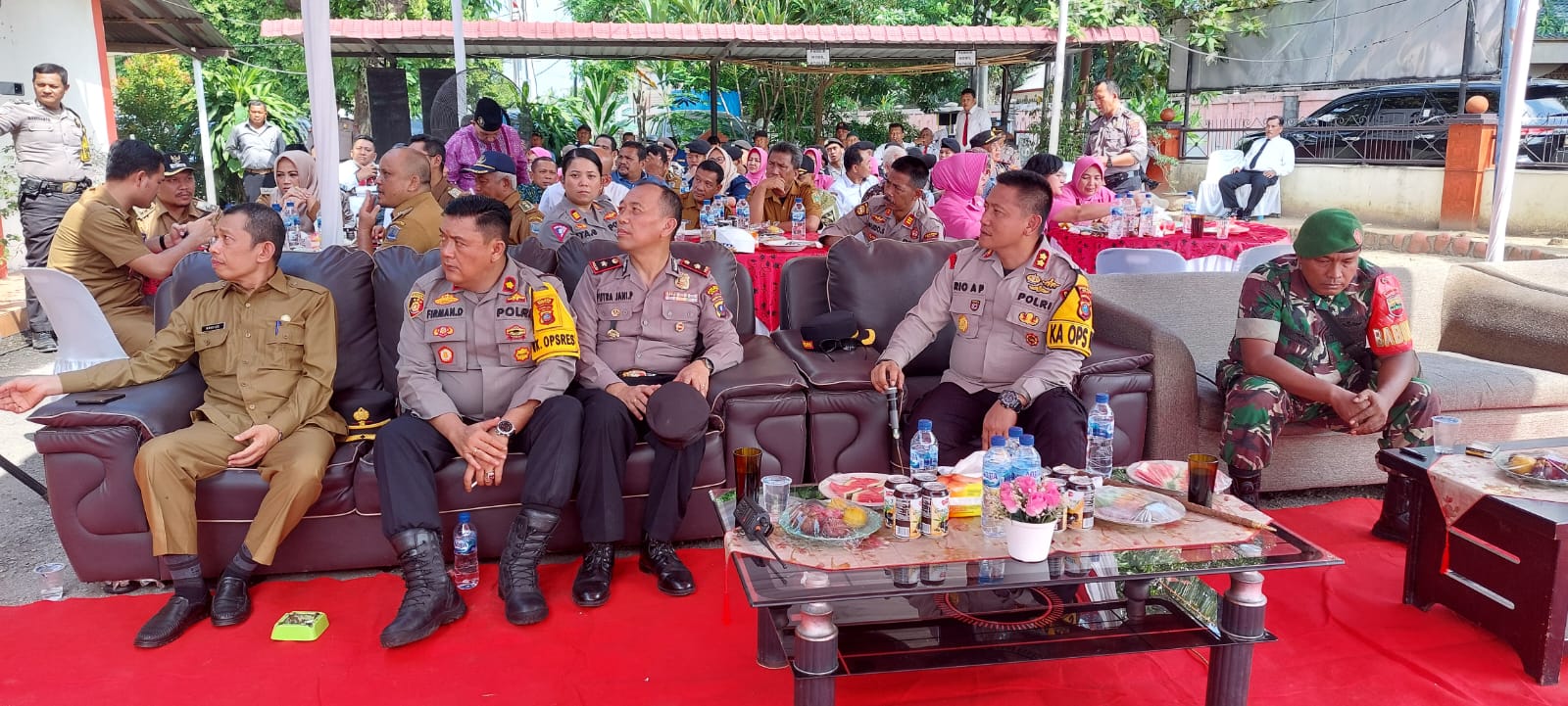 KUNKER: Kapolres Binjai, AKBP Rio Alexander Panelewen saat melakukan kunker di Polsek Binjai Selatan.Humas Polres Binjai/Sumut Pos.