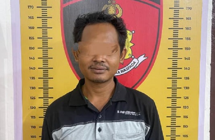 DIAMANKAN: Tersangka saat diamankan di Polres Sergai. ( Humas Polres Sergai )