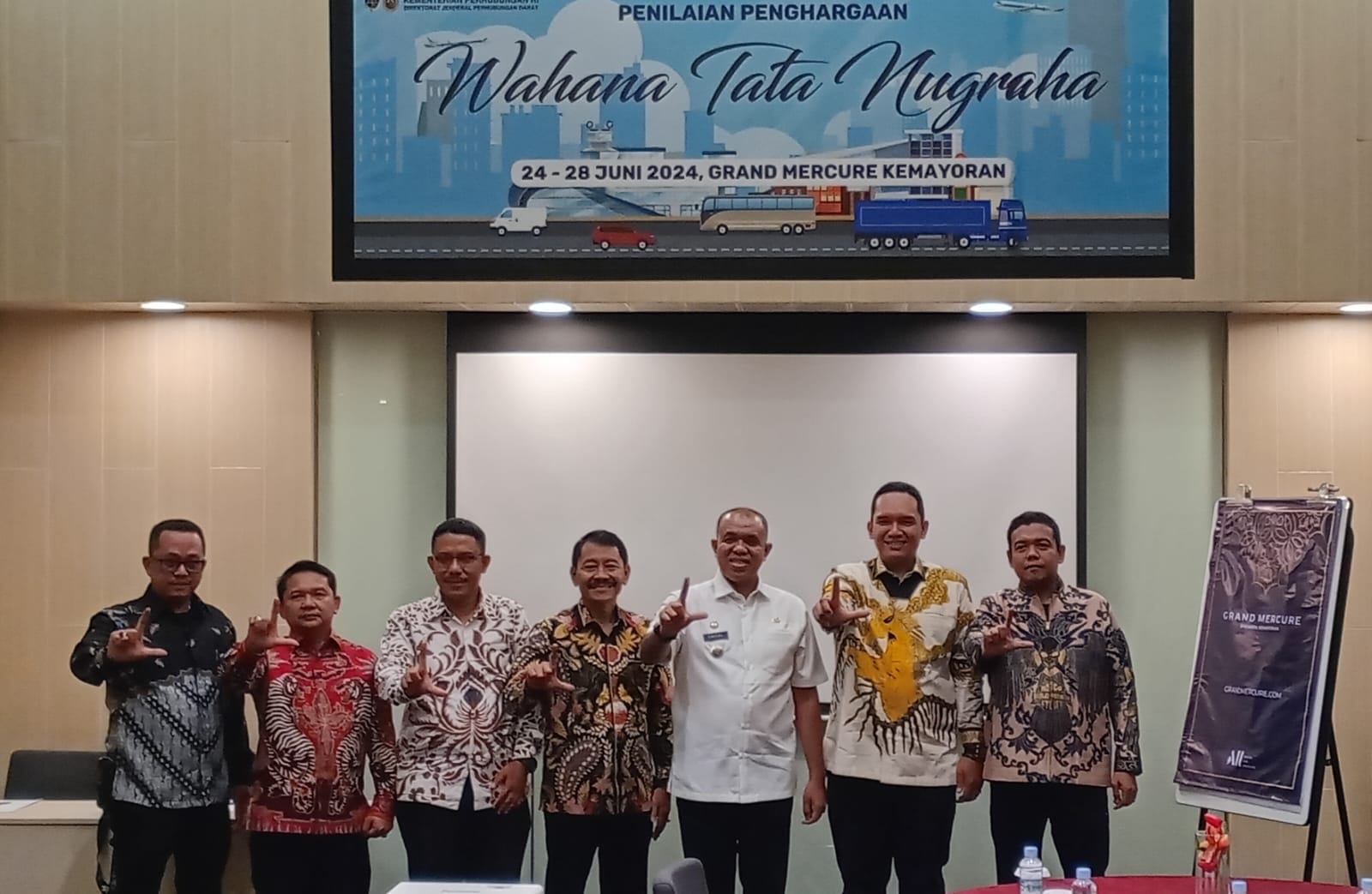 FOTO BERSAMA:  Pj Bupati Langkat,  Faisal Hasrimy  dan jajaran dinas perhubungan usai pemaparan.(Diskominfo Langkat/Sumut Pos)