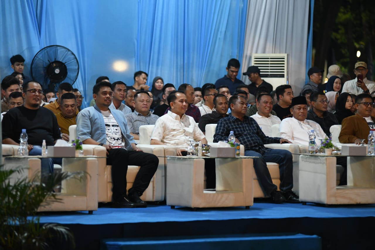 DIDAMPINGI: Pj Gubernur Sumatera Utara (Sumut) Agus Fatoni didampingi Wali kota Medan Bobby Nasution serta Bupati/Wali Kota se-Sumut menghadiri acara Puncak Hari Ulang Tahun (HUT) ke-434 Kota Medan