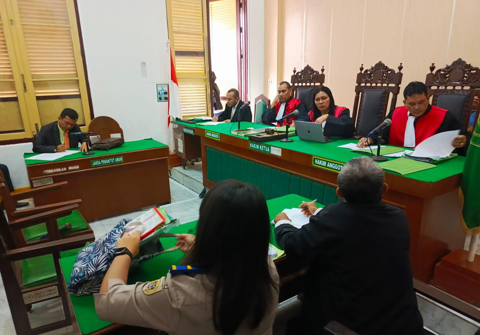 SIDANG: Majelis hakim PN Medan menggelar sidang gugatan PMH PT JBI sebesar Rp642 M, Selasa (9/7). (AGUSMAN/SUMUT POS)