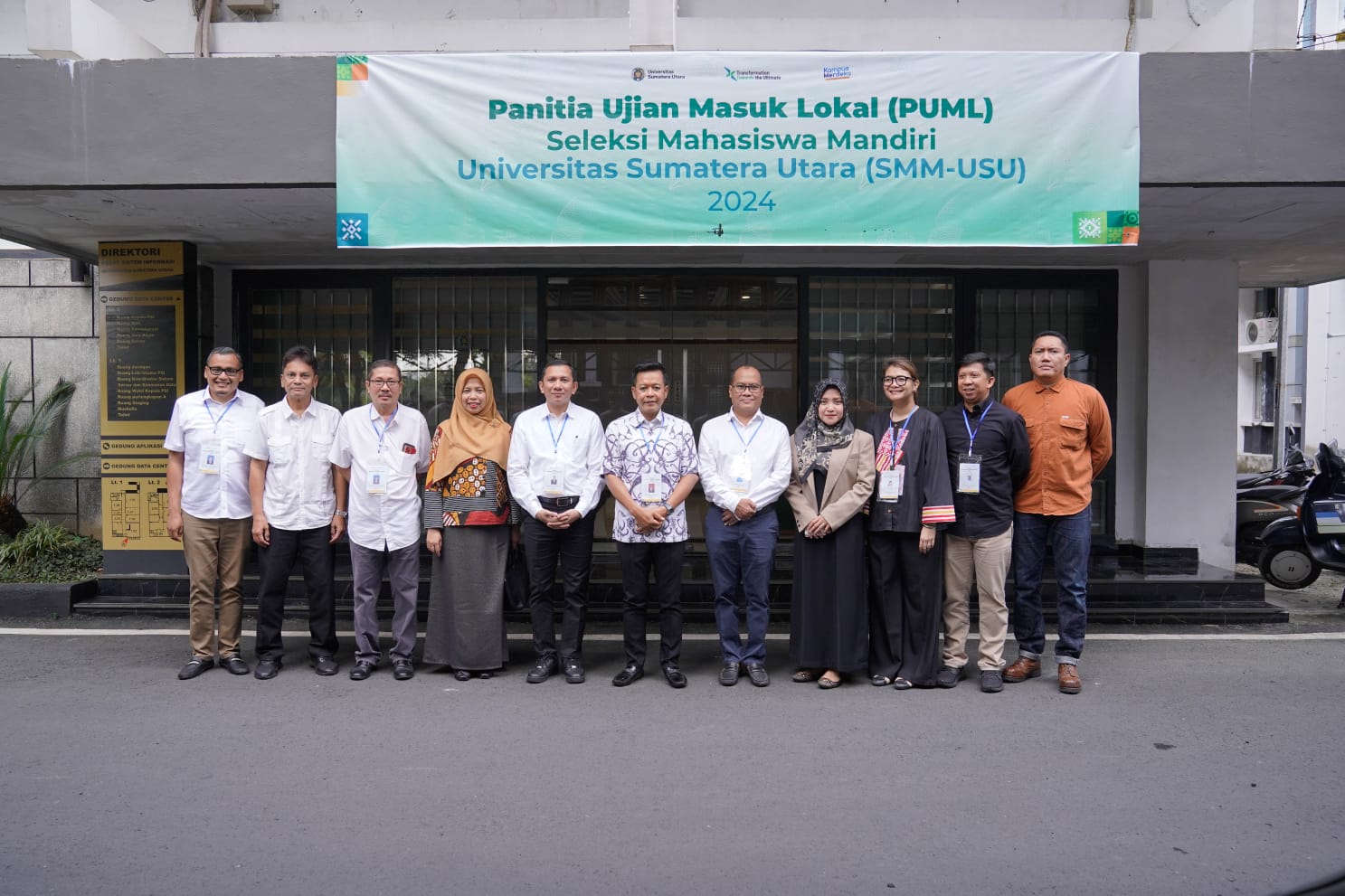 PENINJAUAN: Rektor USU Prof Dr Muryanto Amin S Sos MSi saat melakukan peninjauan SMM di hari pertama di Kampus USU.(ist/SUMUT POS)