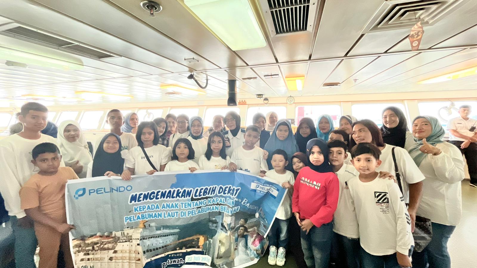 KUNJUNGAN: PT Pelindo (Persero) Regional 1 Belawan, melalui inisiatif dari Persatuan Istri Pegawai (PIP) Belawan merayakan Hari Anak Nasional tahun 2024 dengan mengadakan kunjungan spesial ke Terminal
