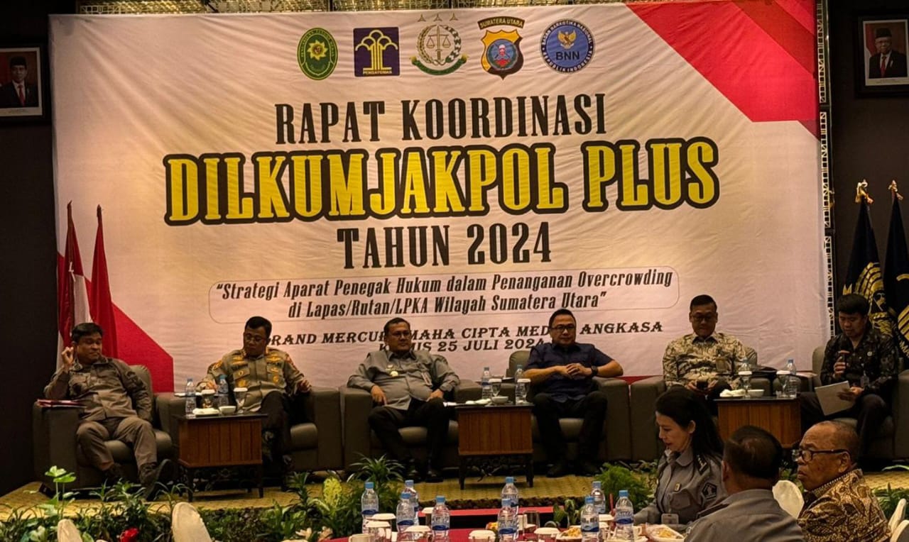 PEMBUKAAN: Aparat penegak hukum hadiri pembukaan rapat Dilkumjakpol Plus Tahun 2024, Kamis (25/7). (AGUSMAN/SUMUT POS)