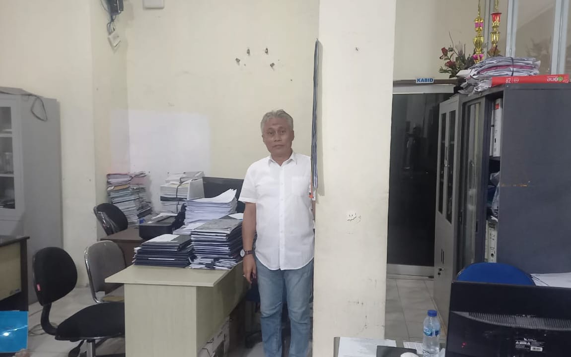 Pengamat Pendidikan yang juga Ketua Konsultan Pendidikan Indonesia Sumut, Dr HM Joharis Lubis MM MPd saat berada di Kantor Disdik Medan. (istimewa)