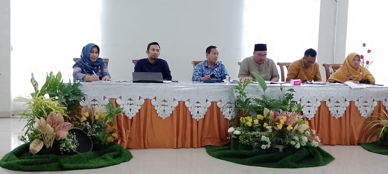 BUKA:  Plt Asisten Administrasi Umum Pemko Tebingtinggi Muhammad Syah Irwan ketika membuka kegiatan FKP di Sekretariat Daerah Kota Tebingtinggi.(ISTIMEWA/SUMUT POS)