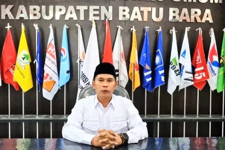 Komisioner KPU batubara Devisi Penyelengara,  Sulianto.  Foto:Liberti H Haloho.