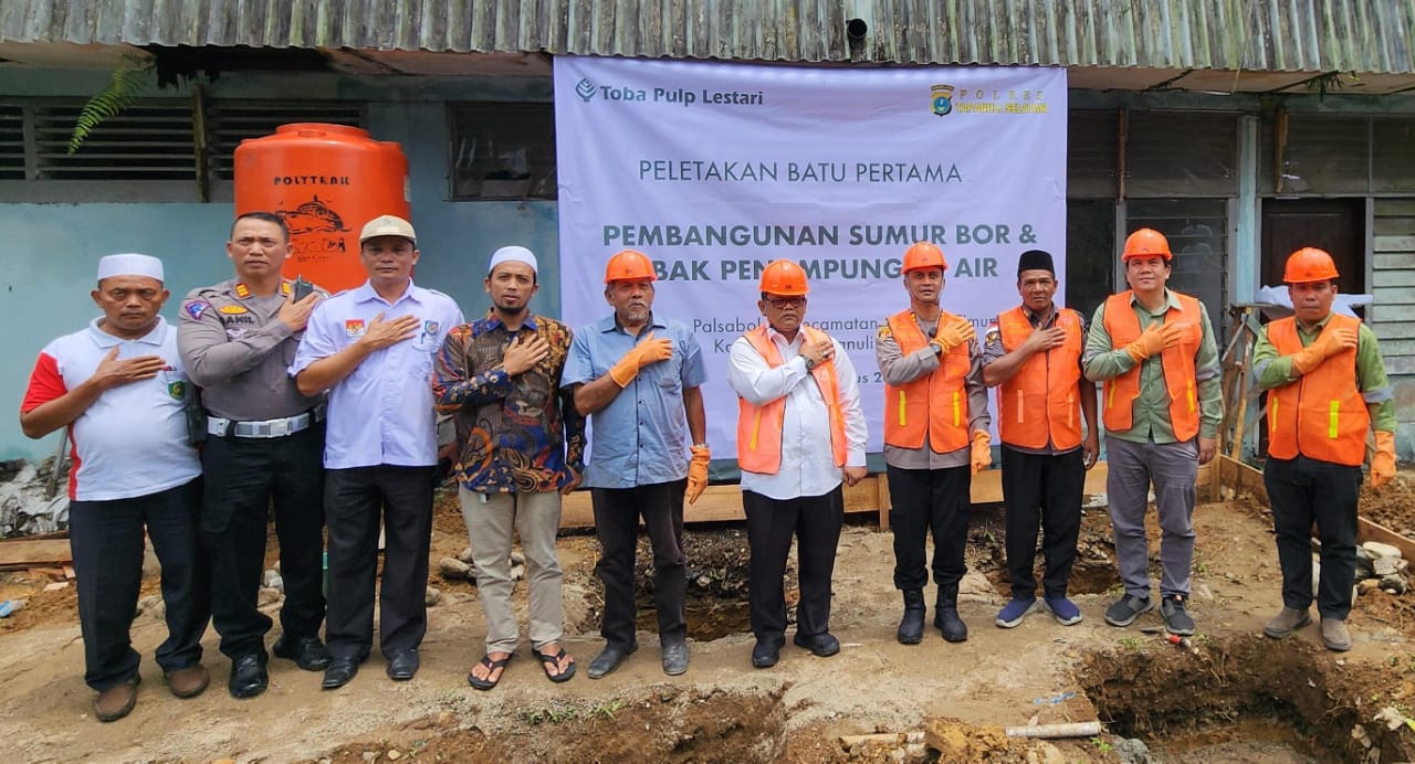 TPL bersama Polres Tapanuli Selatan melaksanakan peletakan batu pertama untuk pembangunan sumur bor dan penampungan air di, Kecamatan Angkola Timur, Kabupaten Tapanuli Selatan. (Rabu, 14/08/2024)