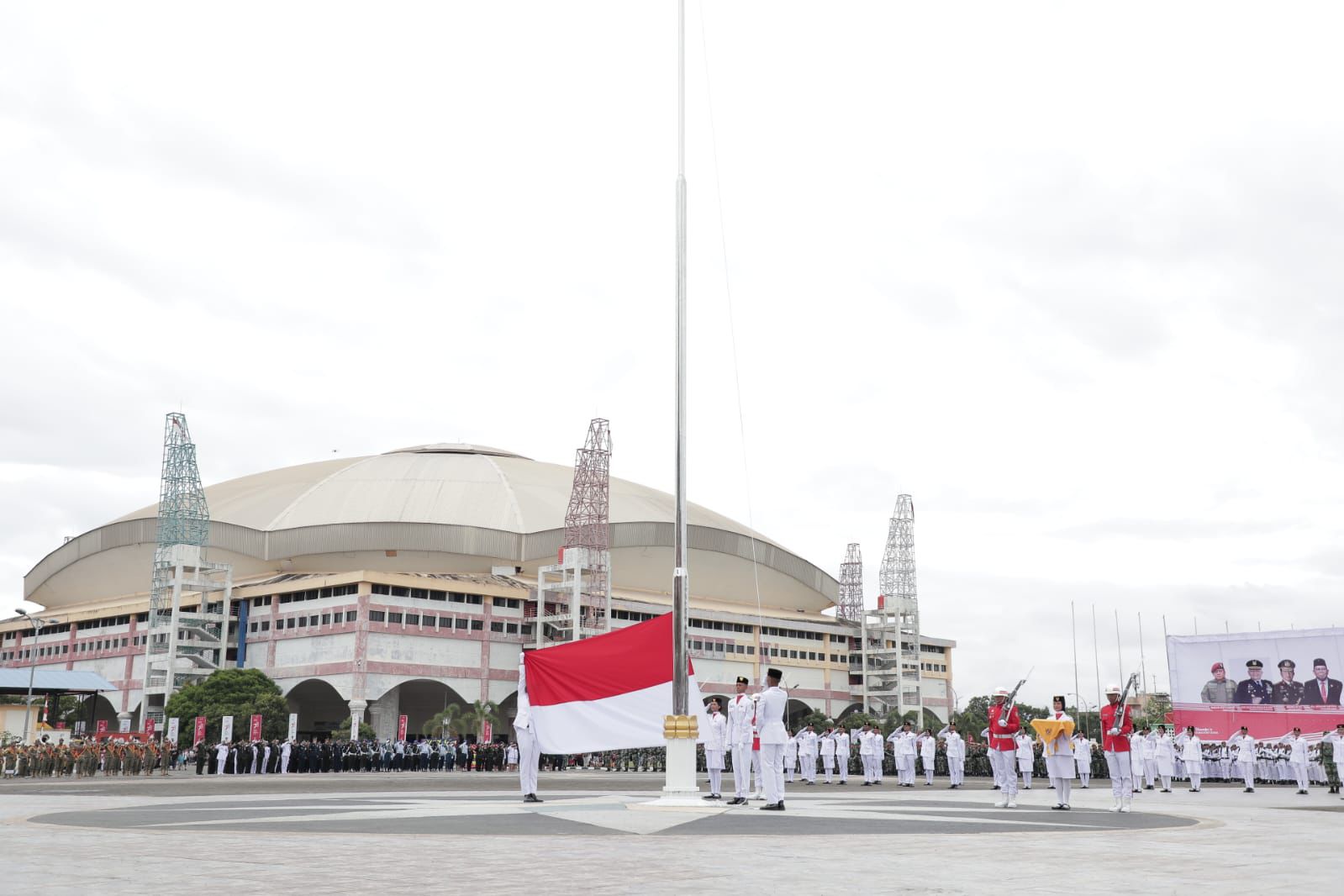 PLN juga sukses mengkawal pelaksanaan upacara di lapangan astaka, Medan, Sumatera Utara (17/8).