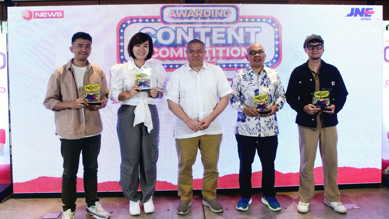 JNE menggelar awarding JNE Content Competition 2024  di El Profesor Steakhouse - Urban Forest Cipete, Jakarta Selatan (29/8). Sebanyak 41 pemenang dari 4 kategori lomba yakni karya tulis, foto, video