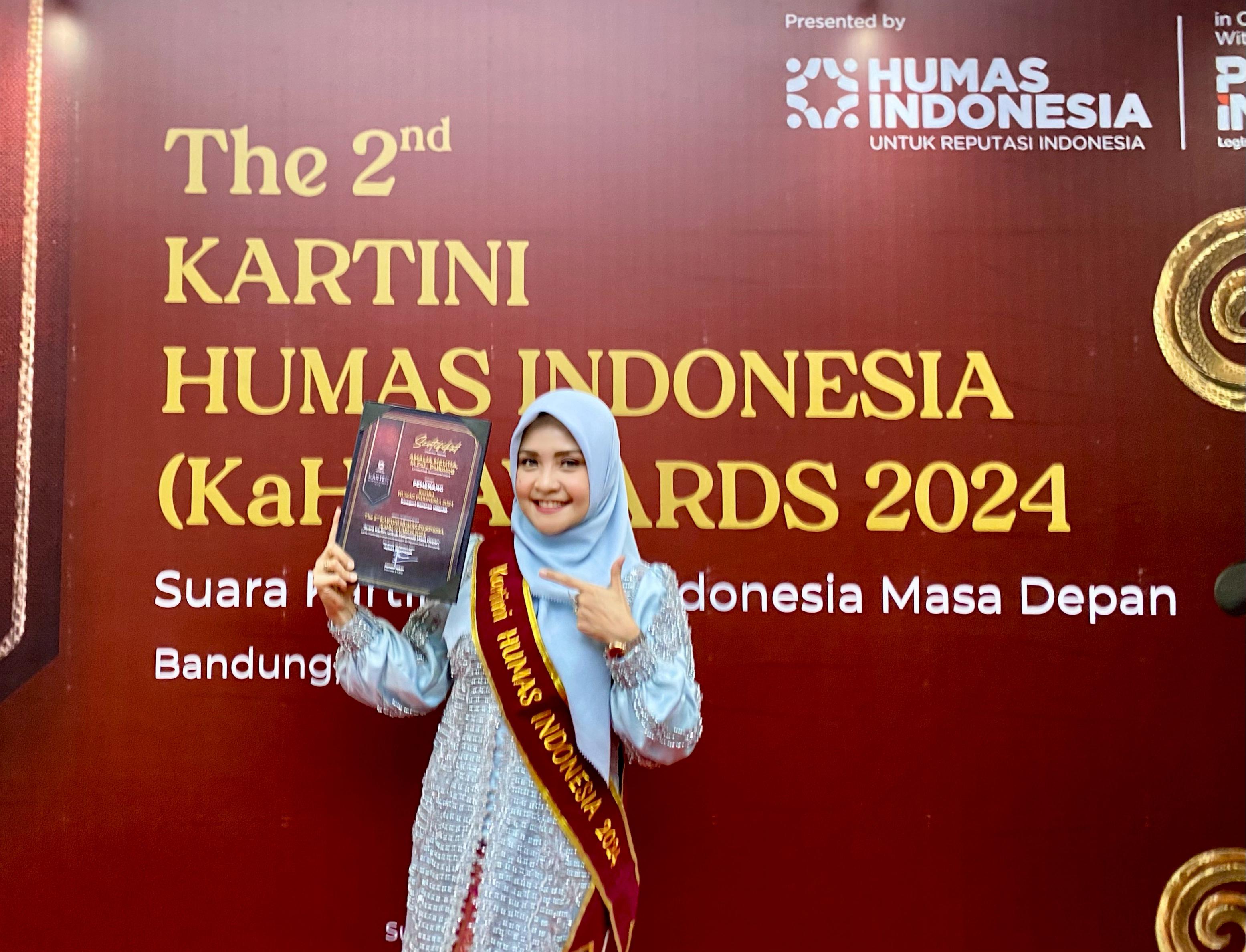 RAIH PENGHARGAAN: Kepala Humas, Promosi, dan Protokoler USU, Amalia Meutia, meraih penghargaan individu bergengsi, Kartini Humas Indonesia 2024 pada acara puncak The 2nd&nbsp;Kartini Humas Indonesia (KaHI)