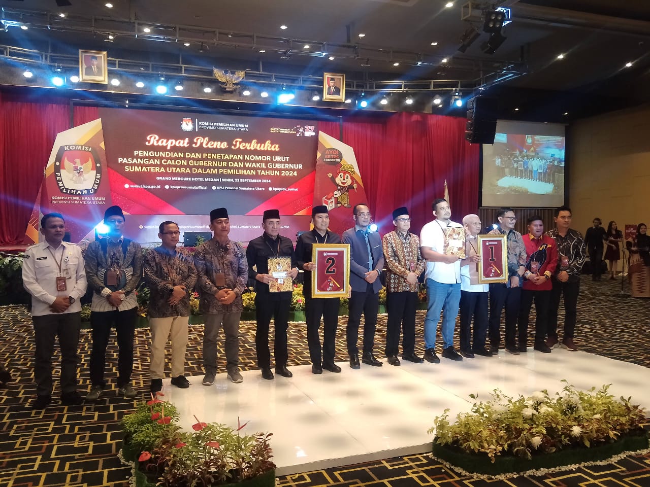 PENETAPAN: Komisi Pemilihan Umum (KPU) Sumatera Utara telah menetapkan nomor urut calon Gubernur dan Wakil Gubernur Sumatera Utara melalui rapat pleno terbuka di Grand Mercure Hotel, Senin (23/9/2024)