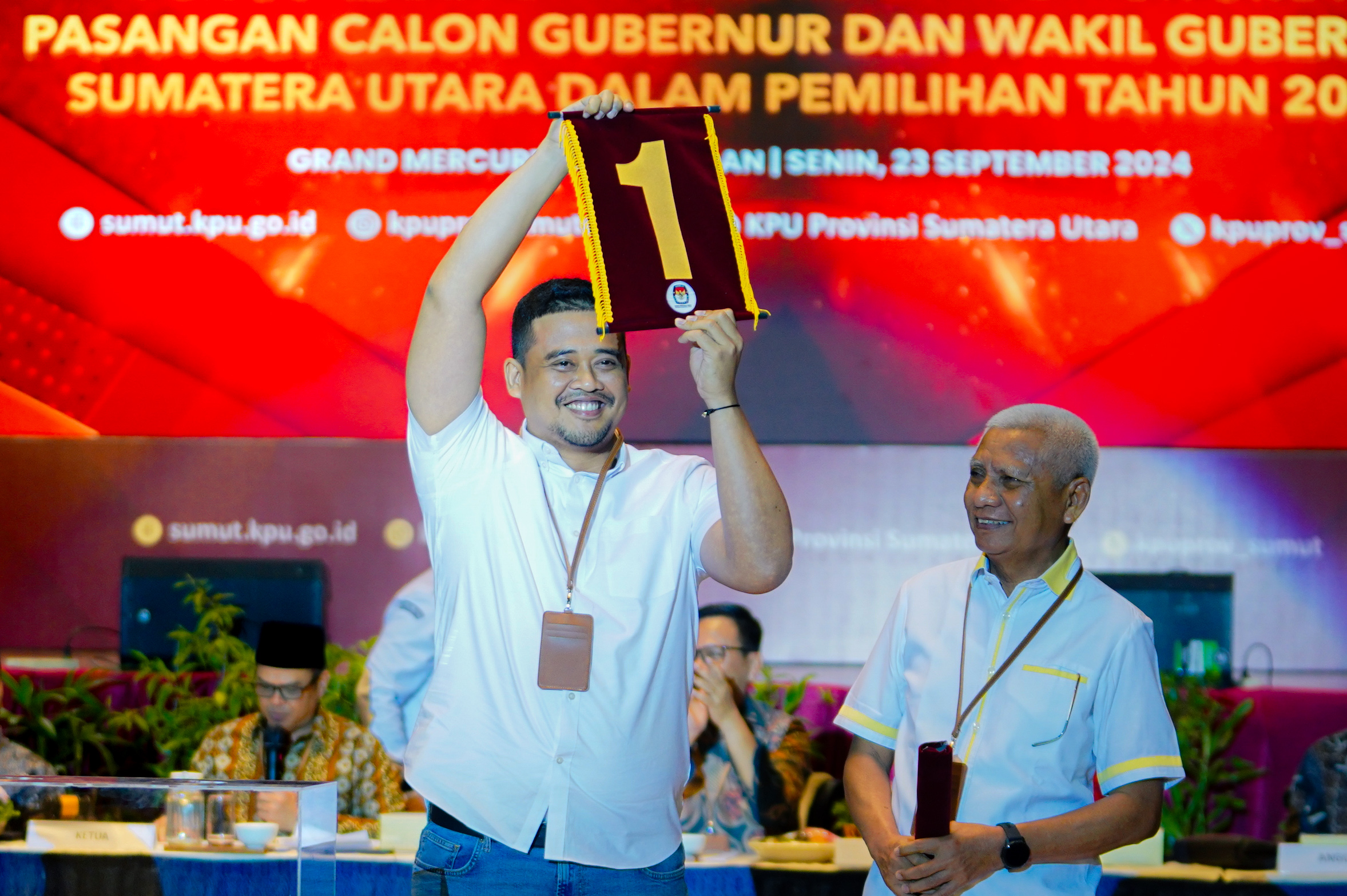 Paslo Gubernur Sumatera Utara Bobby-Surya mendapatkan Nomor Urut 1 pada penetapan nomor urut yang diselenggarakan KPU Sumut, Senin (23/9/2024). (Ist)