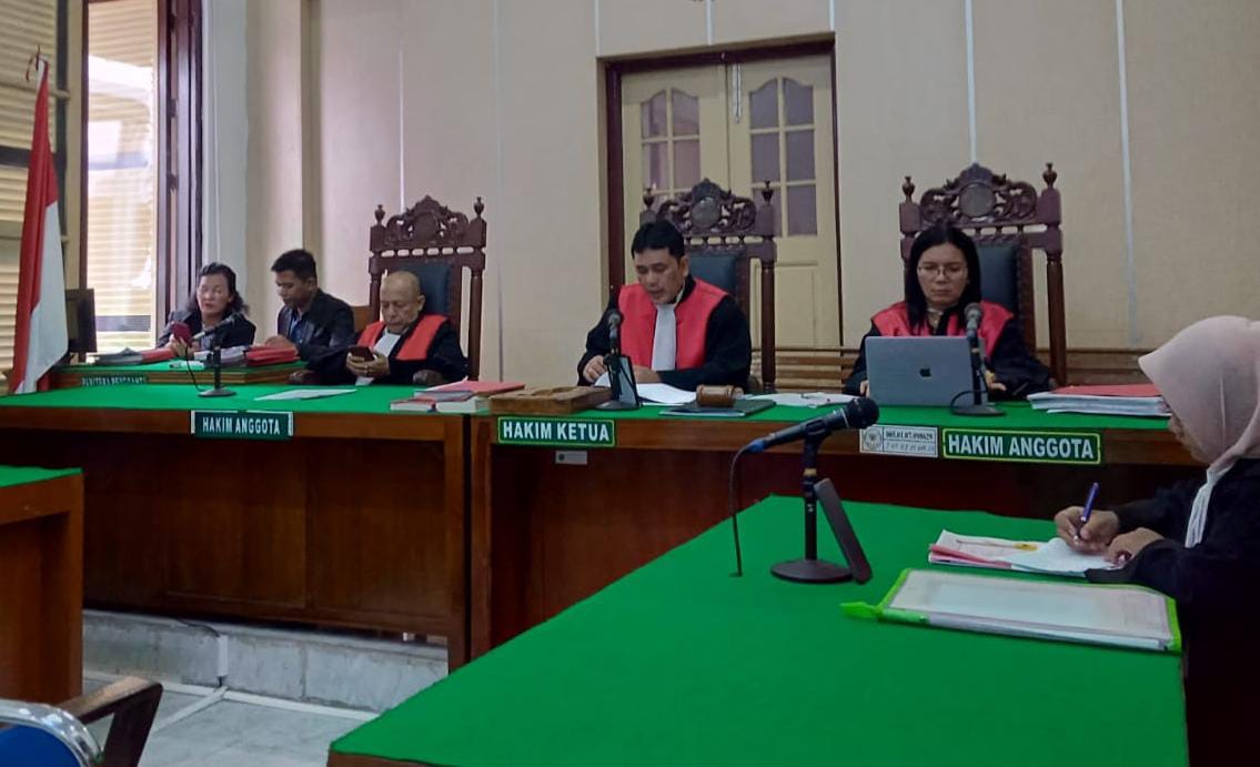 PUTUSAN: Majelis hakim membacakan putusan terhadap Francesco Ray Lumban Gaol, terdakwa kasus narkotika, Kamis (26/9).