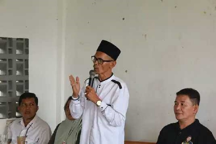 BERSAMA: Zainul Siregar saat bersama Mangatas Silalahi. (PRA EVASI/SUMUT POS)