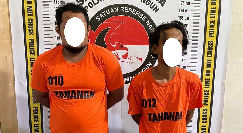 DIAMANKAN: Barang bukti narkoba dan kedua tersangka saat diamankan:  ( PRA EVASI/SUMUT POS)