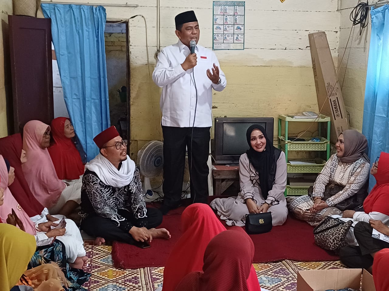 PENGAJIAN: Calon Wakil Wali Kota Medan nomor urut 2, Abdul Rani saat menghadiri kegiatan Pengajian Majelis Ta