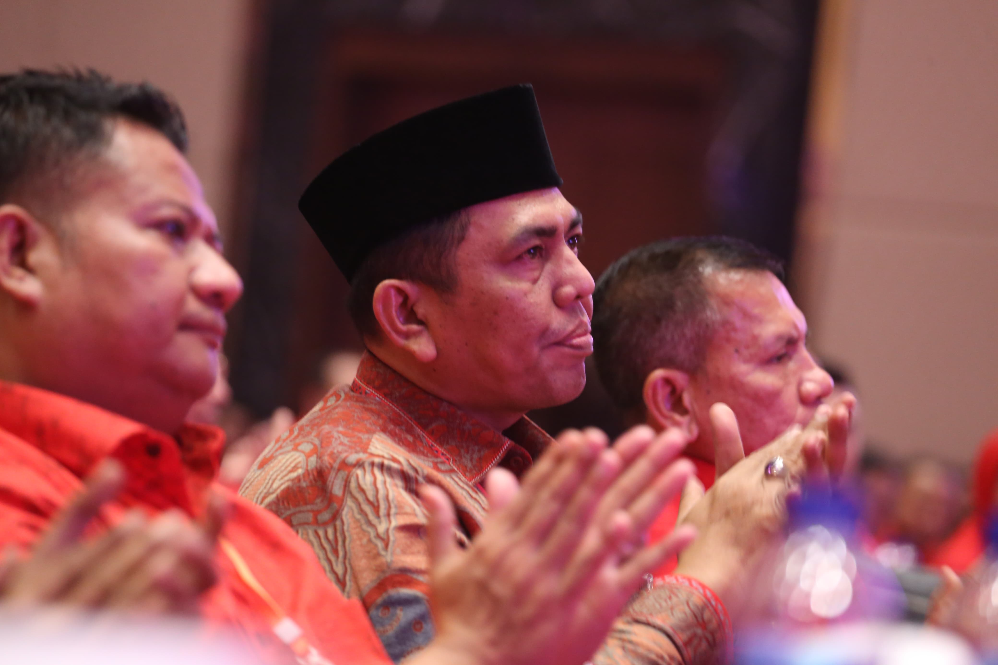 RAKERDASUS: Paslon Calon Wali Kota dan Wakil Wali Kota Medan nomor urut 2, Prof Ridha Dharmajaya dan Abdul Rani (Ridha-Rani), menghadiri  Rakerdasus yang digelar DPD PDI Perjuangan Sumut di Hotel Adi