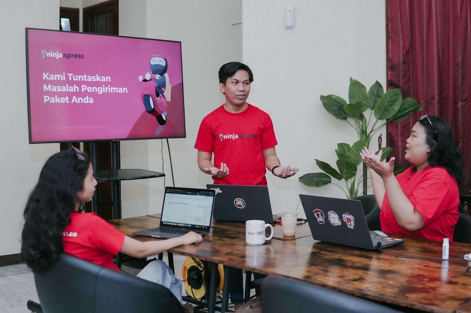 KOMITMEN: Ninja Xpress komitmen #SiapBantuSampaiTujuan untuk Memberikan Layanan Pelanggan Respons Cepat dan Resolusi Tepat untuk Bisnis Ritel. (ISTIMEWA/SUMUT POS)