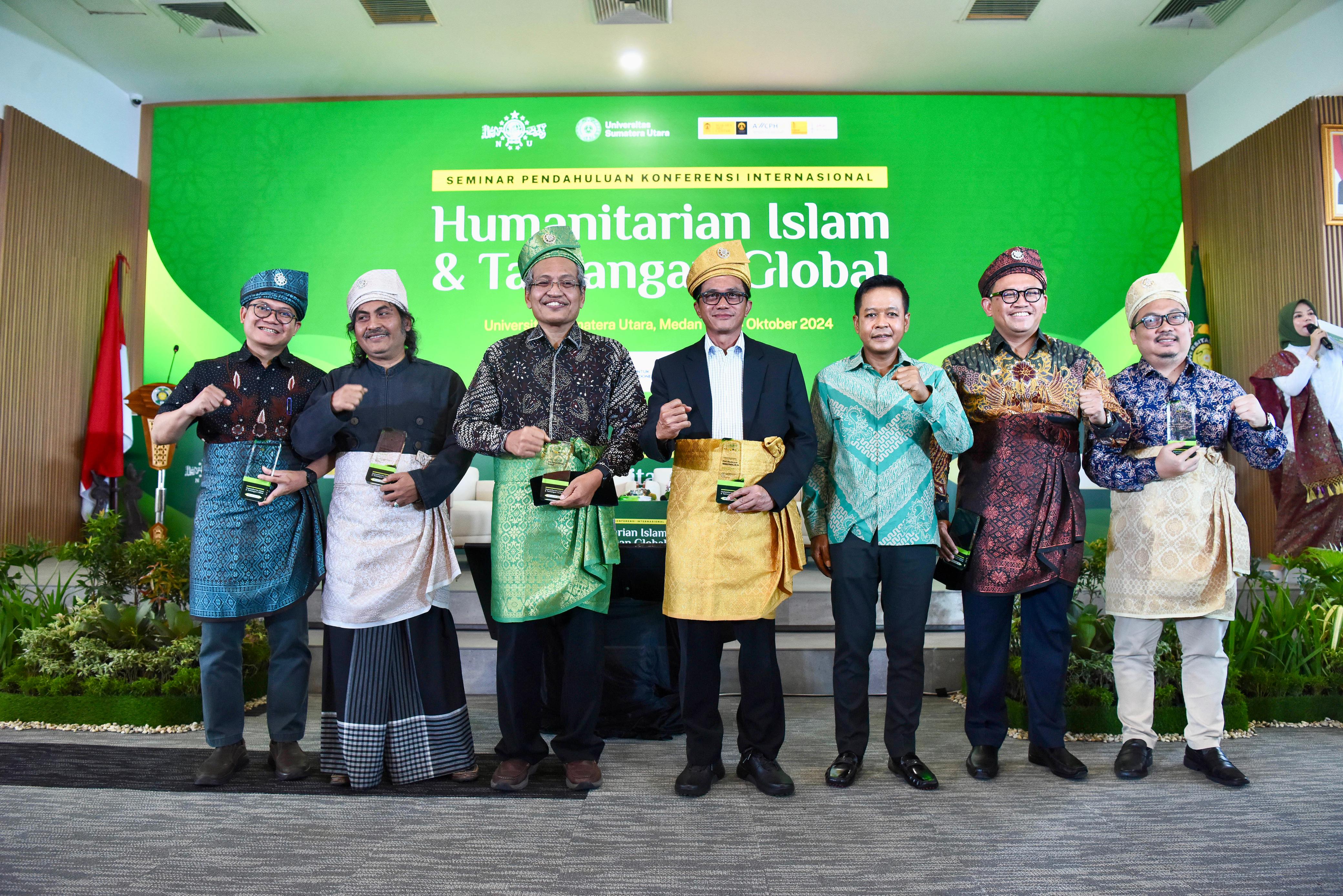 BERSAMA: Rektor USU Prof Muryanto Amin, diabadikan bersama Ketua Lakpesdam PBNU KH Ulil Abshar, dan Dirjen Diktiristek Kemendikbudristek RI Prof Abdul Haris pada  Seminar Pendahuluan Konferensi Intern